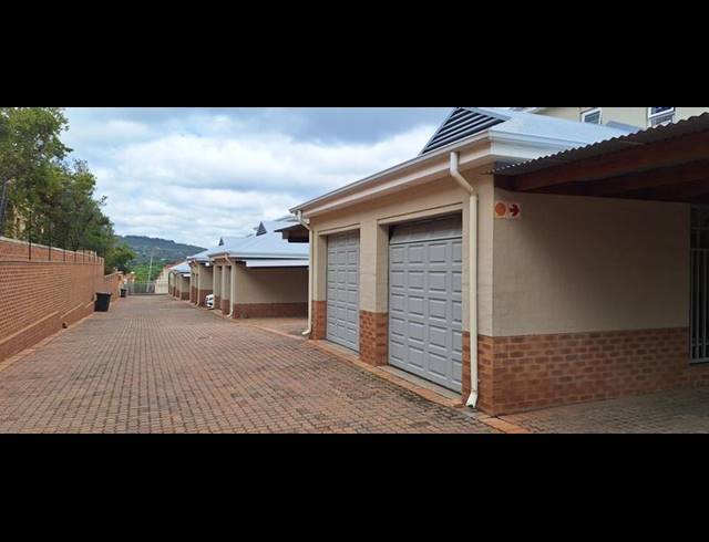 3 BEDROOM APARTMENT FOR SALE IN NIEUW MUCKLENEUK